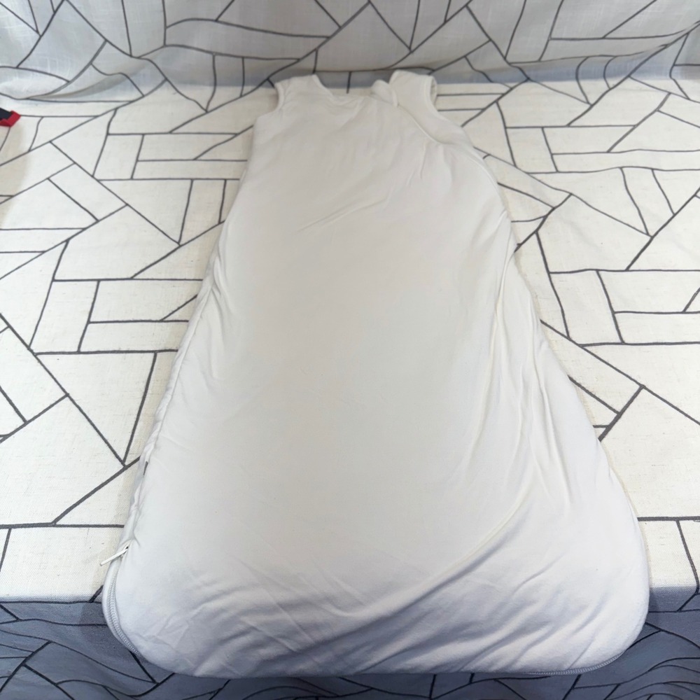 Kyte Baby Sleep Bag Size Medium Cloud White 2.5 TOG Bamboo Rayon Quilted Blanket